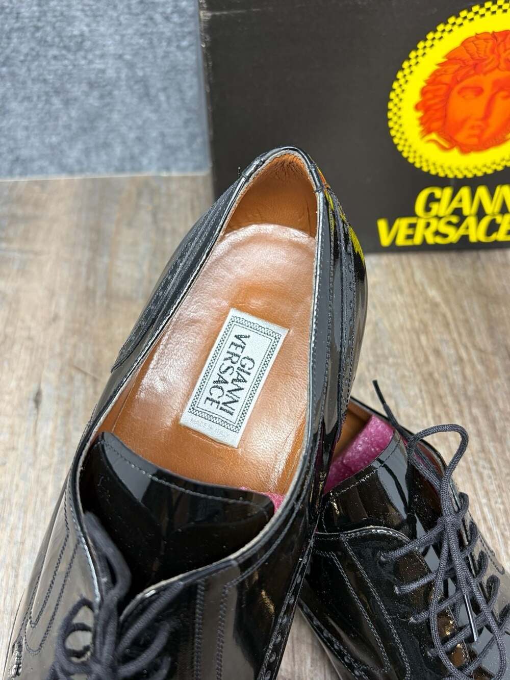 Vintage New Versace Men's 9 Blk Patent Leather Medusa Brogue Oxford Shoes W/Box - Picture 2 of 16